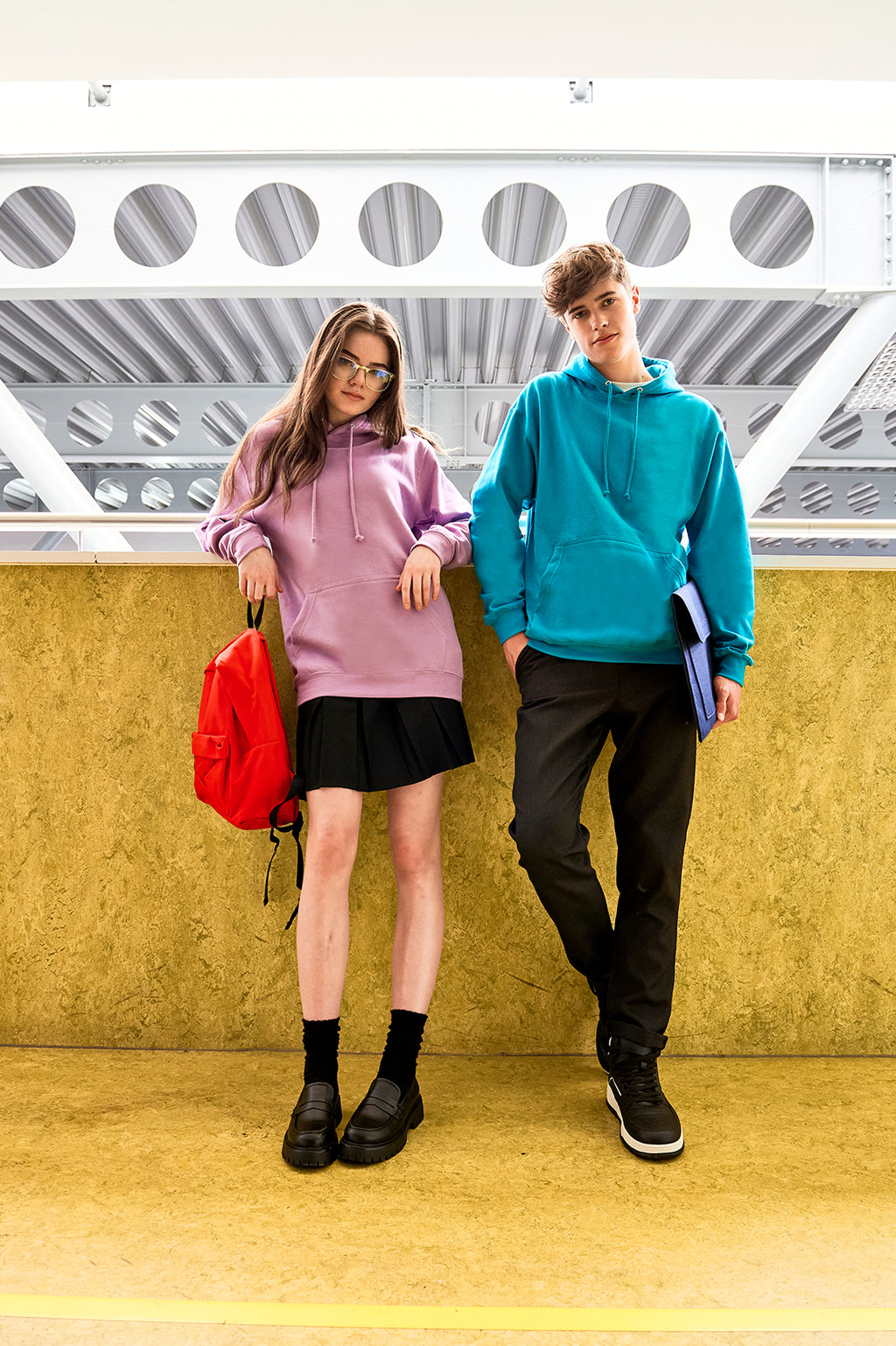 HOODIE HUPPARI – 102 väriä