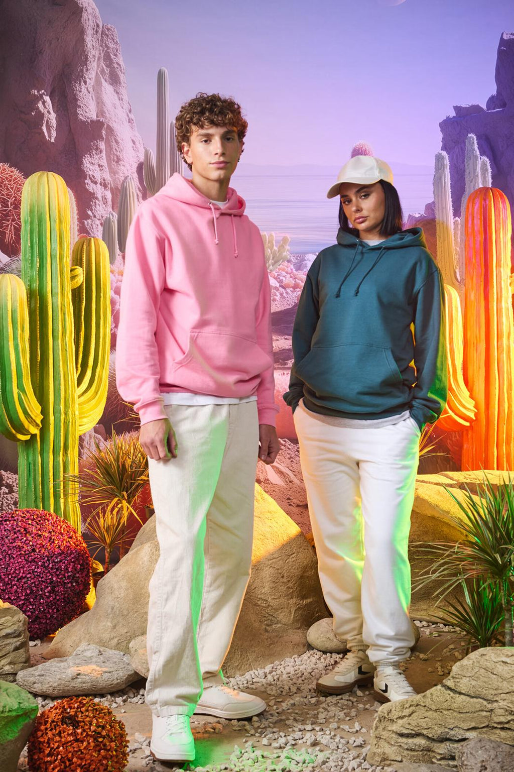 HOODIE HUPPARI – 102 väriä
